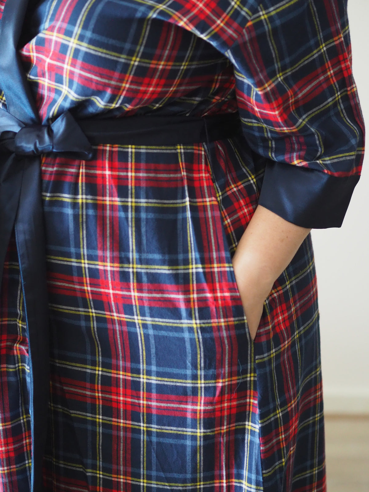 Anne Long Robe in woven tartan - Hank & Hera sleepwear, inclusive sizes XS–4XL
