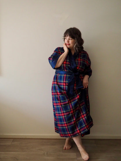 Anne Long Robe in woven tartan - Hank &amp; Hera sleepwear, inclusive sizes XS–4XL